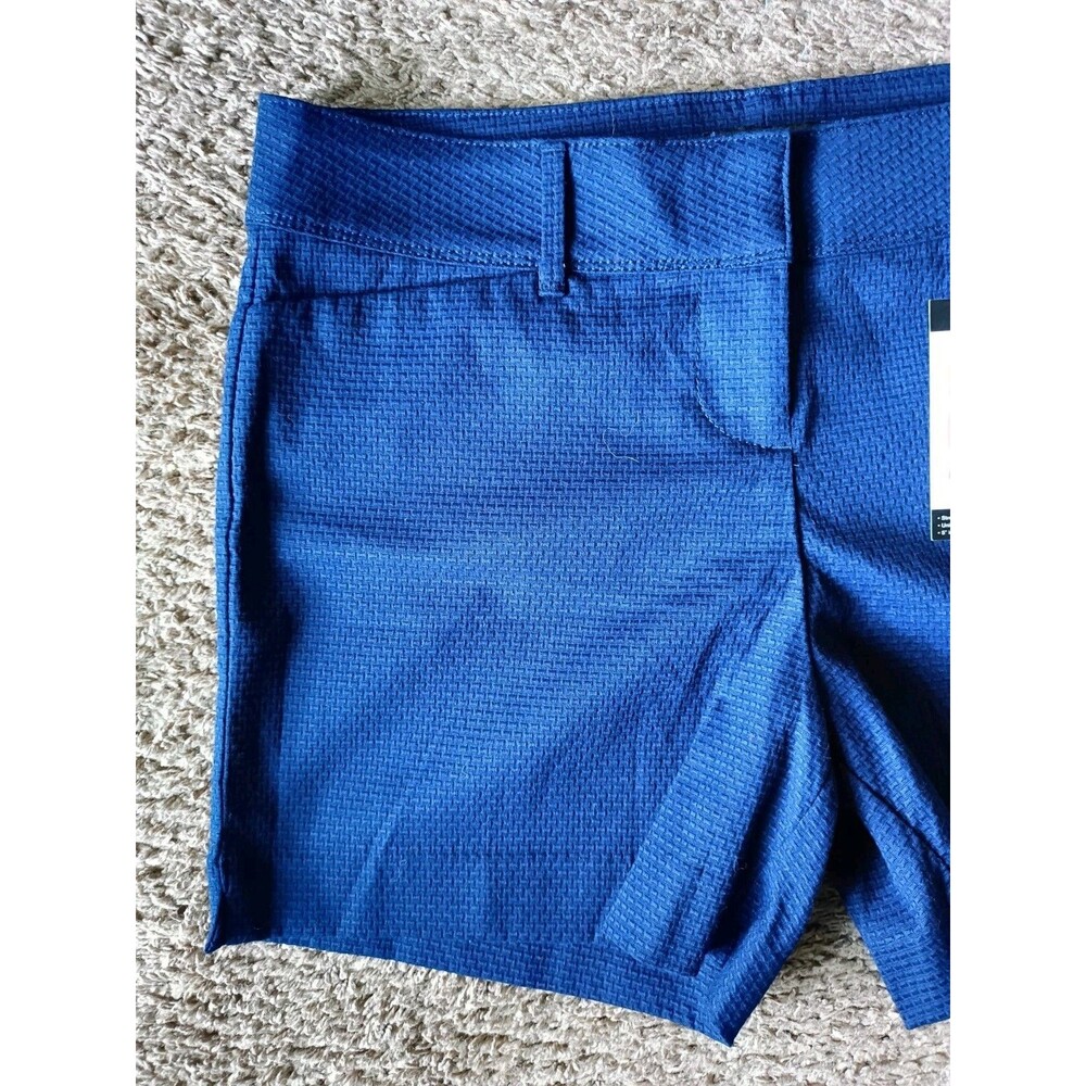 The Limited Shorts Womens Size 8 Navy Blue Waffle Weave Tailored Short Chino - Picture 2 of 8